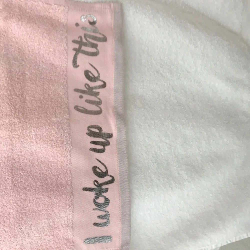 Cosmopolitan pink hand towels set of two